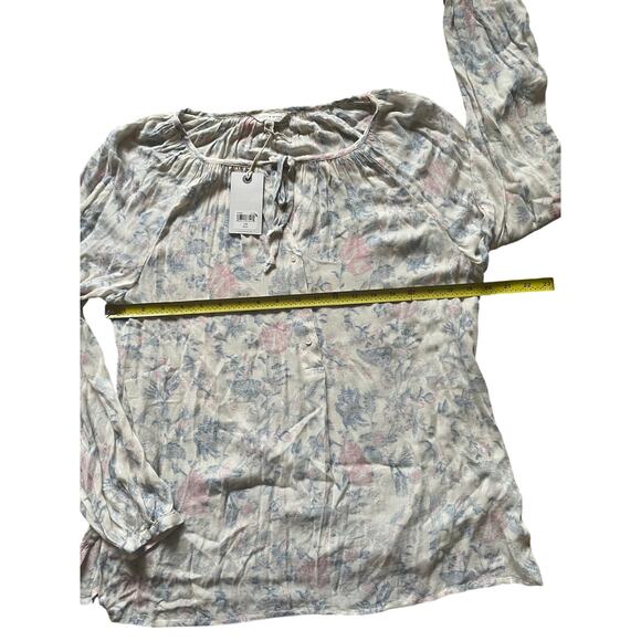 Lucky Brand Womens/Teen White shirt with soft pink and blue floral Size Large - Picture 6 of 8